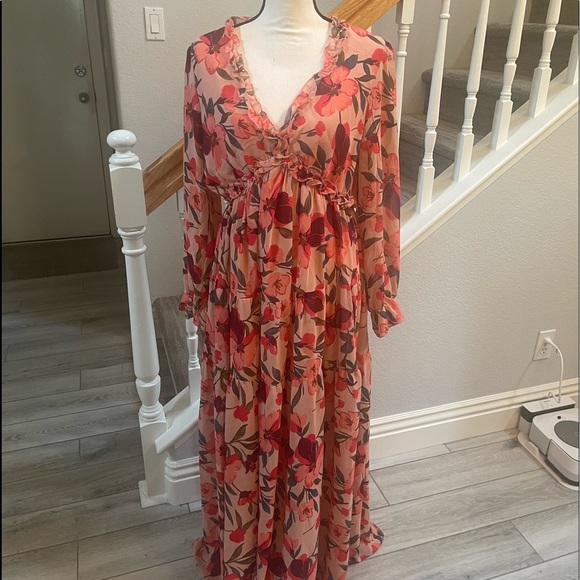 Floral Ruffled Maxi Dress. Size Large Color: Floral - Picture 5 of 8